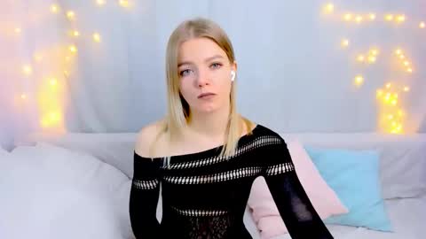 lilydavisss online show from 02/09/26, 02:59