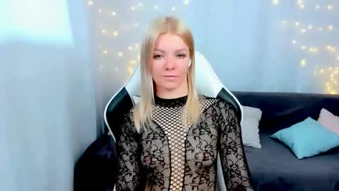 lilydavisss online show from 04/21/26, 02:51
