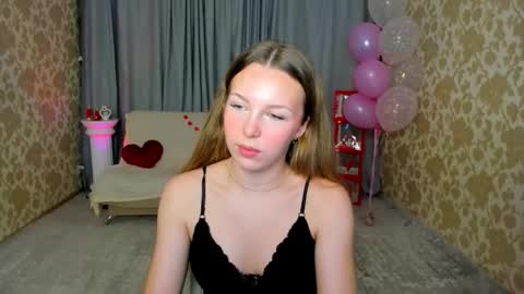 Snapshot of lilyeblake chatting on 02/27/26, 07:47 lilyeblake online show from 02/27/26, 07:47