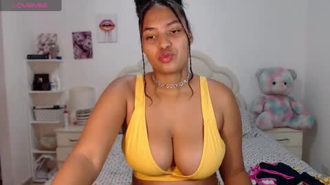 Snapshot of lilyjacksonn chatting on 01/24/25, 10:19 Lily.. online show from 01/24/25, 10:19