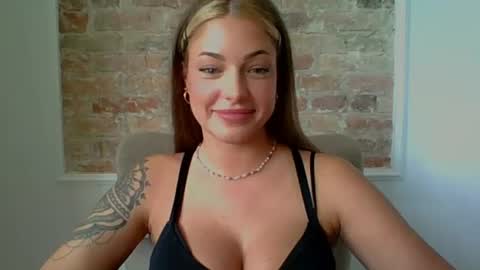 Lily online show from 07/20/26, 10:39