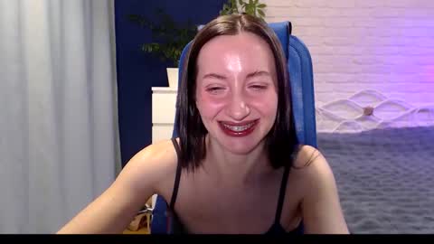 Lily online show from 11/07/25, 04:12