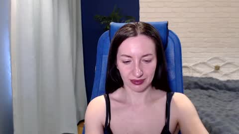 Lily online show from 04/10/26, 06:29