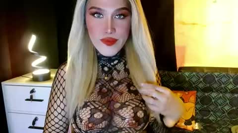 Snapshot of lilymonstercock chatting on 12/04/24, 02:59 IM YOUR TRUE GODESS Lilymonstercock online show from 12/04/24, 02:59