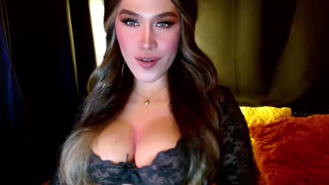 Snapshot of lilymonstercock chatting on 01/26/25, 11:18 IM YOUR TRUE GODESS Lilymonstercock online show from 01/26/25, 11:18