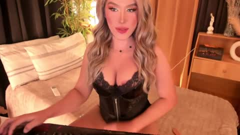 Snapshot of lilymonstercock chatting on 04/06/26, 03:37 IM YOUR TRUE GODESS Lilymonstercock online show from 04/06/26, 03:37