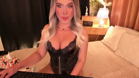 Snapshot of lilymonstercock chatting on 06/15/26, 12:57 IM YOUR TRUE GODESS Lilymonstercock online show from 06/15/26, 12:57