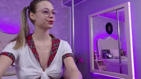      online show from 11/06/25, 04:24