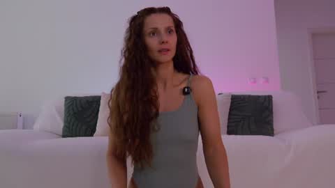 Lily online show from 06/10/26, 12:04