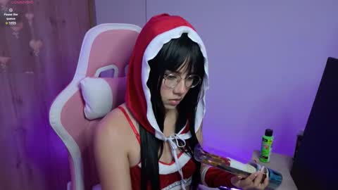 Snapshot of lilyrouse_ chatting on 12/23/25, 02:31 lily help me to collect more cosplay online show from 12/23/25, 02:31