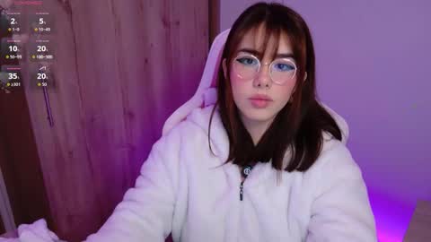 Snapshot of lilyrouse_ chatting on 01/12/26, 03:45 lily help me to collect more cosplay online show from 01/12/26, 03:45