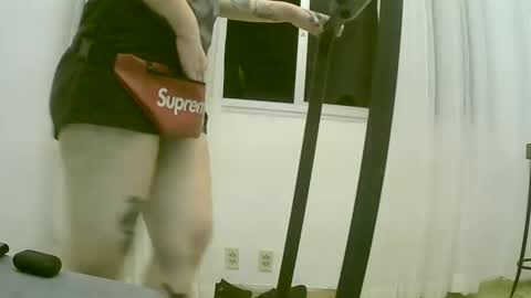 lilyswear online show from 02/20/25, 01:36