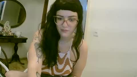 lilyswear online show from 02/25/25, 09:46