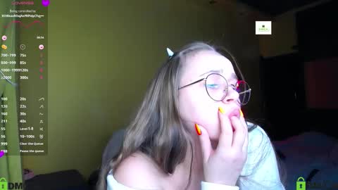 Lily online show from 11/07/25, 08:53