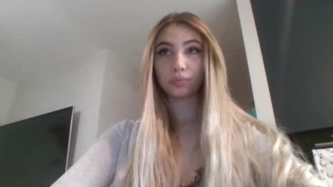 Snapshot of lilysweetgirl chatting on 02/20/26, 08:09 Lily online show from 02/20/26, 08:09