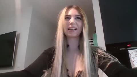Snapshot of lilysweetgirl chatting on 02/27/26, 07:47 Lily online show from 02/27/26, 07:47