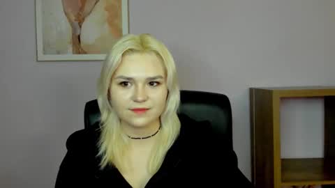 Lily online show from 02/11/26, 02:44