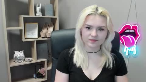Lily online show from 02/25/26, 02:48