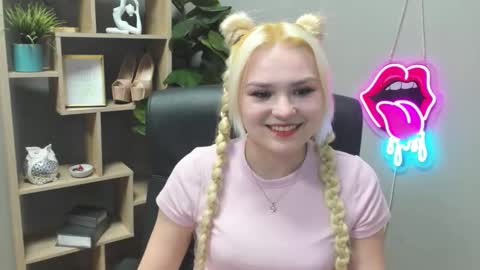 Lily online show from 03/20/26, 08:08