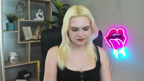 Lily online show from 04/28/26, 02:22