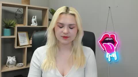 Lily online show from 06/03/26, 06:38