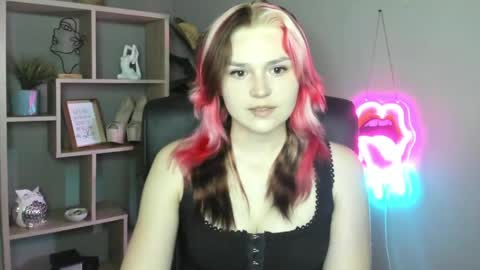 Lily online show from 06/07/26, 01:37