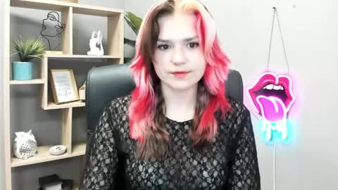 Lily online show from 06/08/26, 06:25