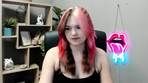 Lily online show from 06/11/26, 07:17