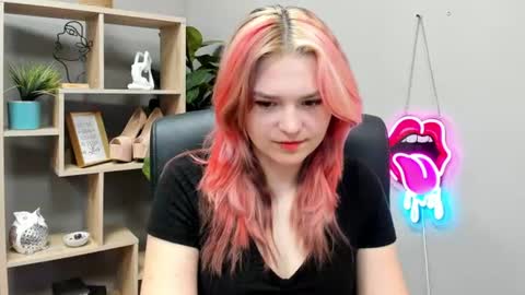 Lily online show from 06/22/26, 06:32
