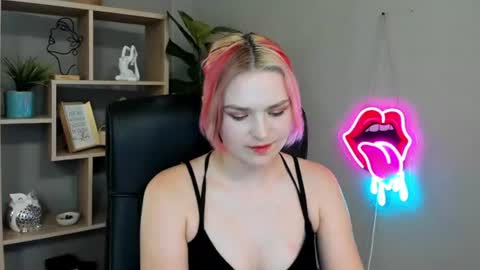 Lily online show from 06/24/26, 01:54