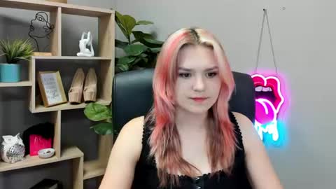 Lily online show from 06/26/26, 07:13