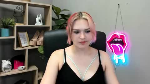 Lily online show from 06/28/26, 01:50