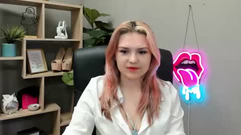 Lily online show from 07/03/26, 06:53