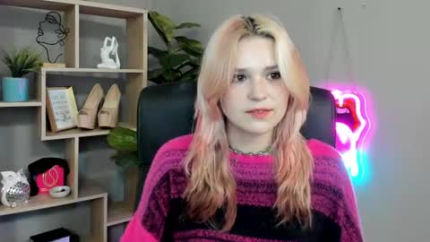 Lily online show from 07/05/26, 01:29