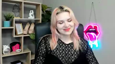 Lily online show from 07/12/26, 06:48
