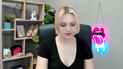 Lily online show from 07/13/26, 06:38