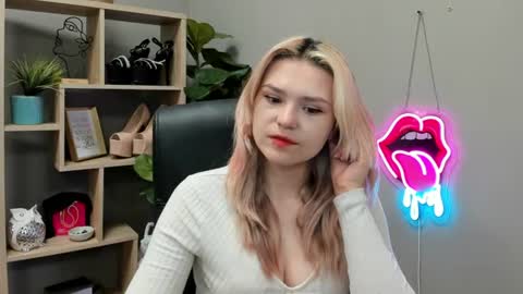 Lily online show from 07/14/26, 06:40