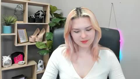 Lily online show from 07/14/26, 10:21