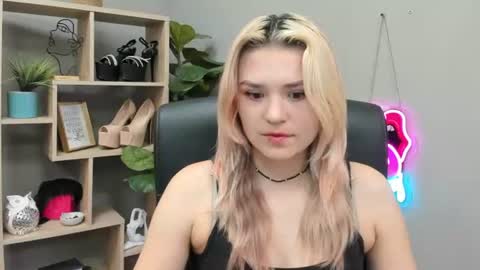 Lily online show from 07/20/26, 06:38