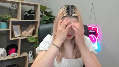 Lily online show from 07/27/26, 06:31