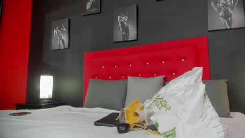 Snapshot of lilyth_adam chatting on 09/25/25, 08:12 Lilythadam online show from 09/25/25, 08:12