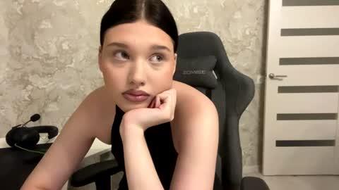 Lily online show from 07/28/26, 07:15