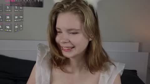 Julie online show from 06/12/26, 06:51