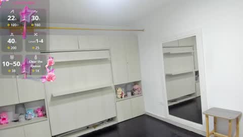 lilywhitee1 online show from 06/14/26, 04:03