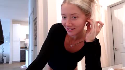 Lily Monroe online show from 10/26/25, 07:31