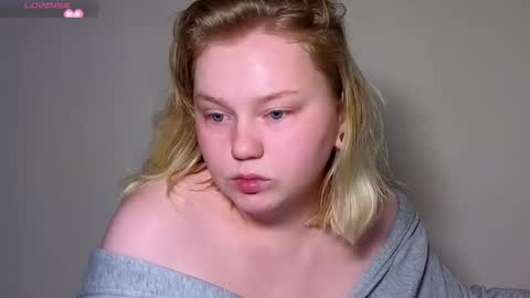 Snapshot of lime_cat chatting on 09/21/25, 12:01 lime cat online show from 09/21/25, 12:01