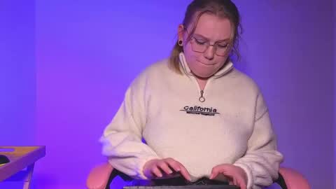 Snapshot of lime_cat chatting on 10/02/25, 12:28 lime cat online show from 10/02/25, 12:28