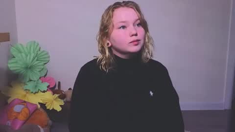 Snapshot of lime_cat chatting on 10/09/25, 01:03 lime cat online show from 10/09/25, 01:03