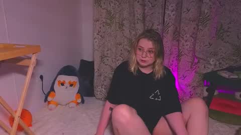 Snapshot of lime_cat chatting on 11/07/25, 02:00 lime cat online show from 11/07/25, 02:00