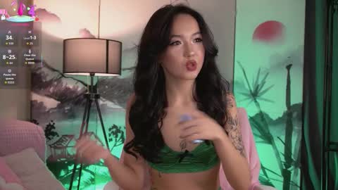 Lin Use menu to play with me  online show from 11/08/25, 09:46